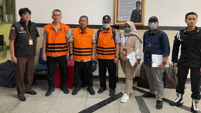 Eks Wali Kota Bandung Yana Mulyana dkk dijebloskan ke Lapas Sukamiskin.