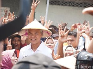 Di Demak, Ganjar Disambati Petani soal Sulitnya Pasokan Pupuk