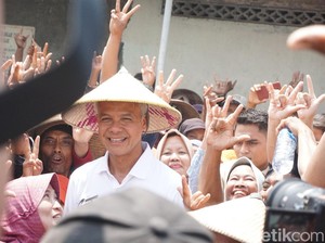Di Demak, Ganjar Disambati Petani soal Sulitnya Pasokan Pupuk