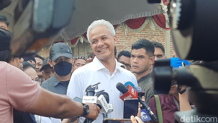 Capres nomor urut 3 Ganjar Pranowo saat ke Jepara, Senin (2/1/2024).