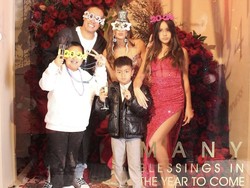 Foto: Gaya Nia Ramadhani Pesta Tahun Baru di AS, Gaun Anaknya Disorot Netizen