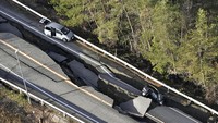 GSI dalam analisisnya menyebut angka awal menunjukkan bahwa titik pengamatan di kota Wajima, Prefektur Ishikawa, telah mengalami pergeseran terbesar, yakni bergerak secara horizontal sekitar 1,3 meter ke arah barat. Kyodo News via AP