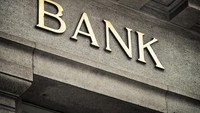 Sudah niat untuk berhaji, kamu bisa langsung datang ke bank BPS BPIH. BPS BPIH merupakan Bank Penerima Setoran Biaya Penyelenggaraan. Bank yang dituju bisa Bank Umum Syariah atau Unit Usaha Syariah yang ditunjuk oleh BPKH. Foto: Getty Images