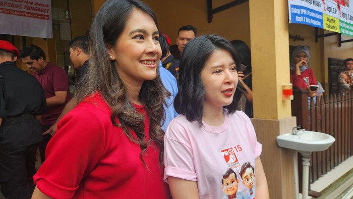 Isyana Bagoes Oka dan Grace Natalie di Cipondoh, Kota Tangerang, Selasa (2/1/2024).