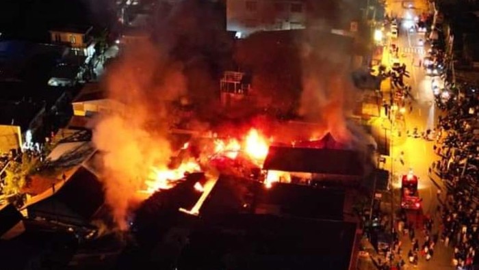 Kebakaran terjadi di Distrik Abepura, Kota Jayapura, Papua akibat kembang api.
