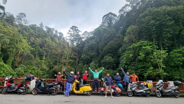 Kala Bikers Musiman Menuju Destinasi Impian di 0 Km Sabang Beragam cara menghabiskan waktu liburan akhir tahun. Ada yang ke tempat wisata pantai dan gunung, ada juga yangΒ menghabiskan waktu di hotel atau dirumah saja bersama keluarga.