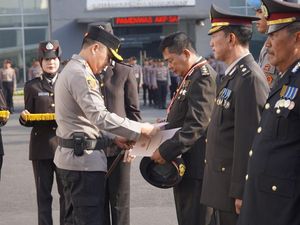 128 Polisi di Surabaya Dapat Kenaikan Pangkat di Awal Tahun 2024