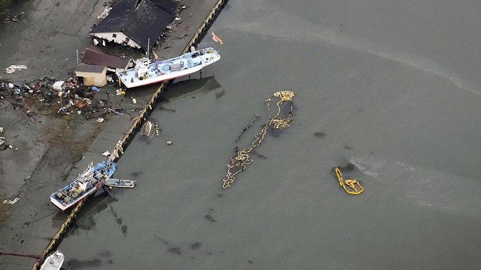 Kondisi Pelabuhan di Jepang Usai Diterjang Tsunami Tsunami menghantam pelabuhan di Ishikawa yang menjadi wilayah terdekat dengan pusat gempa di Jepang. Begini kondisi terkininya, Selasa (2/1/2024).
