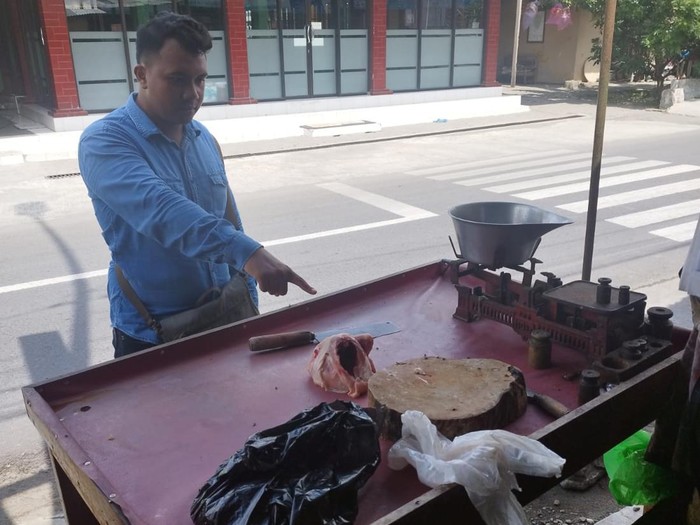 Lapak ayam potong di Segoroyoso, Pleret, Bantul, DIY, yang diduga disatroni maling menyamar sebagai pembeli, Selasa (2/1/2023).