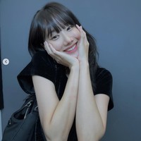 Sebelumnya Lee Naeun sempat vakum karena mendapat tuduhan sebagai pelaku bully di bangku SD. Imbas kontroversinya, dia hengkang dari deretan pemain drama Korea Taxi Driver dan posisinya sebagai personel grup KPop April. Namun, agensi lamanya DSP Media mencabut tuntutan setelah penyebar rumor meminta maaf. Foto: dok. Instagram @betterlee_0824