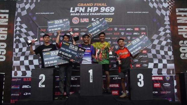Ajang balap LFN HP696 Road Race Championship 2023 selesai. Pebalap Yogyakarta Aldi Satya tampil sebagai juara umum.