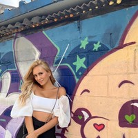 Kabar tersebut cukup mengejutkan publik yang tidak sadar bahwa Maria memiliki anak yang sudah berusia 21 tahun. Tak heran jika banyak orang menyangka jika ia melahirkan anak kelima mengingat usia yang bisa dibilang masih muda. Foto: Instagram Malia Shimbo Rehman