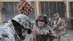 Melihat Tradisi Perang Tepung dan Telur di Spanyol