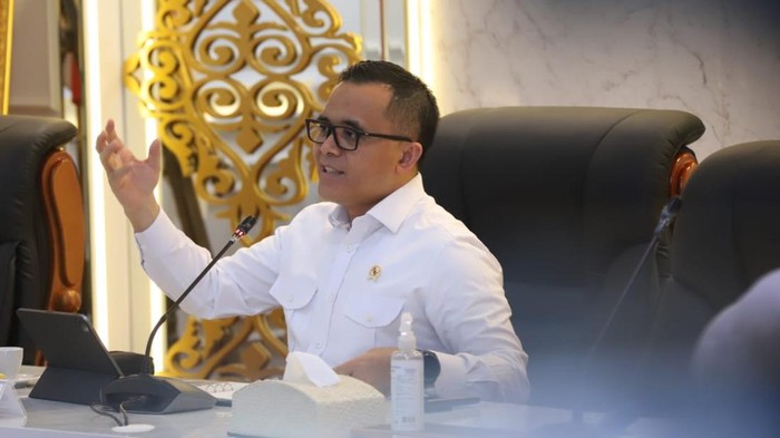 Menteri Pendayagunaan Aparatur Negara dan Reformasi Birokrasi (MenPAN-RB) Abdullah Azwar Anas Menteri Pendayagunaan Aparatur Negara dan Reformasi Birokrasi (MenPAN-RB) Abdullah Azwar Anas