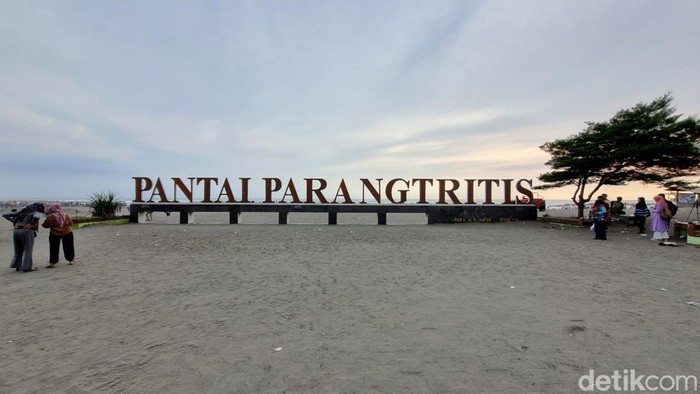 Pantai Parangtritis, Bantul.