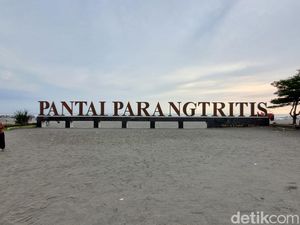 Lagi-lagi Ada Turis Terseret Ombak di Parangtritis, Bupati Bantul Ingatkan Ini