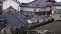 Wajima adalah destinasi favorit warga Jepang. Hanya 15 menit dari Hotel Koshuen, terdapat pasar pagi Asaichi yang ikonik. Pasar pagi ini telah berusia 1.000 tahun dengan kapasitas 200 kios yang berisi seafood, makanan ringan dan kerajinan tangan.