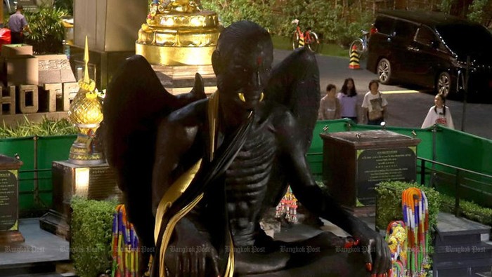 Patung Iblis Khru Kai Kaeo