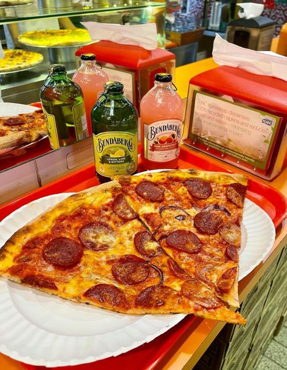 Pizza di Pizza Place.