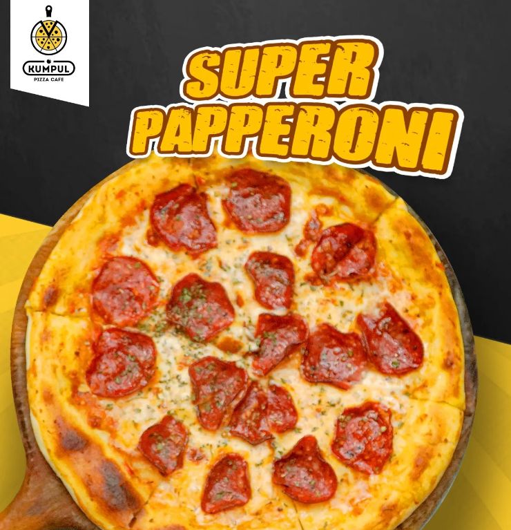 Pizza di Titik Kumpul Pizza Cafe Surabaya.