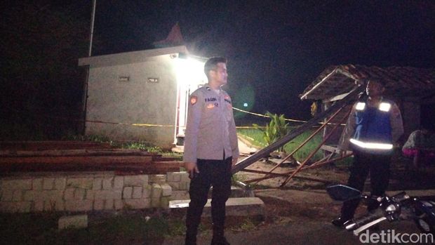Polisi mendatangi sumber suara ledakan keras yang hebohkan warga Sumenep.