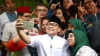 Soal BBM gratis ini juga sebelumnya sempat disampaikan Cak Imin beberapa waktu lalu. Cak Imin saat itu menjelaskan mengenai janji BBM gratis yang disebutnya disalahpahami banyak orang.