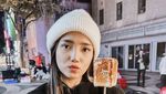 Potret Manis Fuji Saat Makan Es Krim hingga Frappuccino