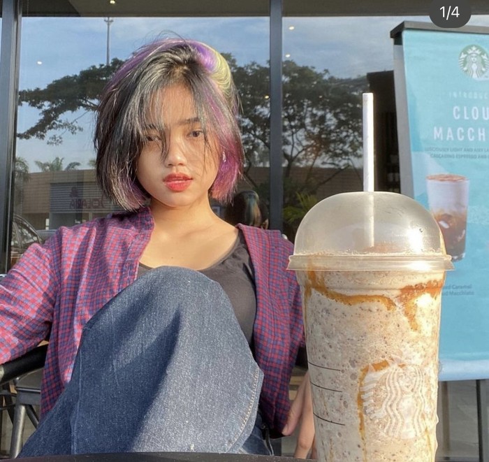Potret Manis Fuji Saat Makan Es Krim hingga Frappuccino Potret Manis Fuji Saat Makan Es Krim hingga Frappuccino