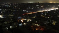 Sebagian besar korban tewas di Jalur Gaza disebut sebagai warga sipil. Pasukan Israel dilaporkan berulang kali menargetkan sekolah-sekolah, dan bahkan pusat perawatan bayi yang baru lahir, dalam serangannya yang menewaskan bayi-bayi yang baru lahir. 