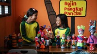 Para siswa kembali disibukkan dengan aktivitas sekolah usai libur semester ganjil.  