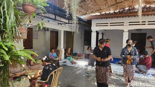 Suasana di rumah keluarga Ni Made Sutarini di Klungkung, Bali.