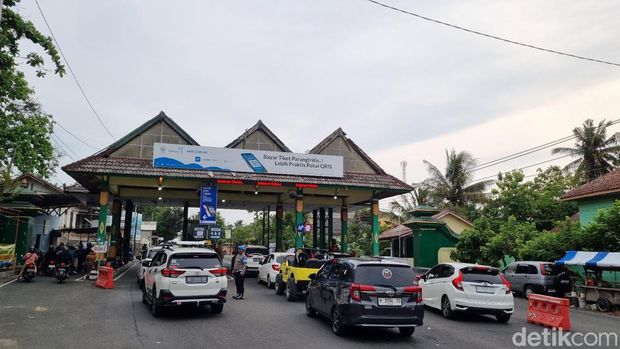 Tempat pemungutan retribusi (TPR) Parangtritis, Bantul.