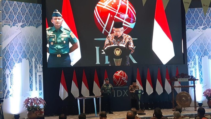 Wakil Presiden Maruf Amin membuka perdagangan Bursa Efek Indonesia