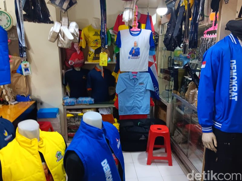 Atribut Partai