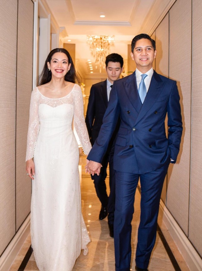 Atara diketahui merupakan putra Mila Gunawan dari pernikahan sebelumnya. Sudah besar, Atara dan Mila pun banyak disebut netizen jadi seperti kakak dan adik alih-alih ibu dan anak. Foto: Instagram/@budidjiwandono