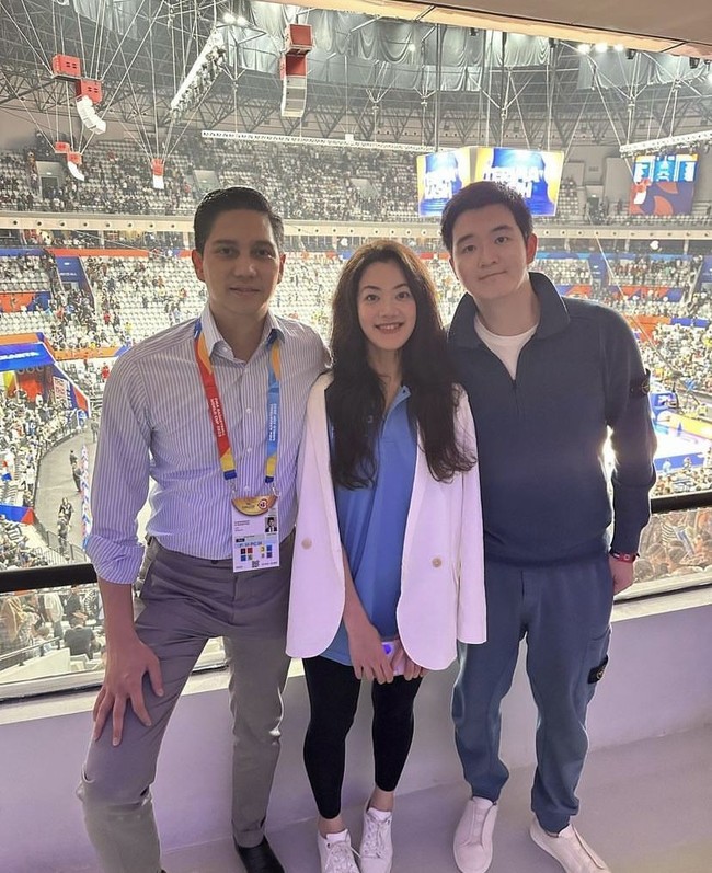 Tak kalah dari ayah sambungnya, Atara juga memiliki penampilan yang rupawan. Tak sedikit netizen yang menyebut Atara mirip dengan oppa-oppa Korea. Foto: Instagram/@budidjiwandono