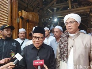 Sowan ke Ponpes Assyfa di Sumedang, Cak Imin Didoakan Abuya Muhyiddin