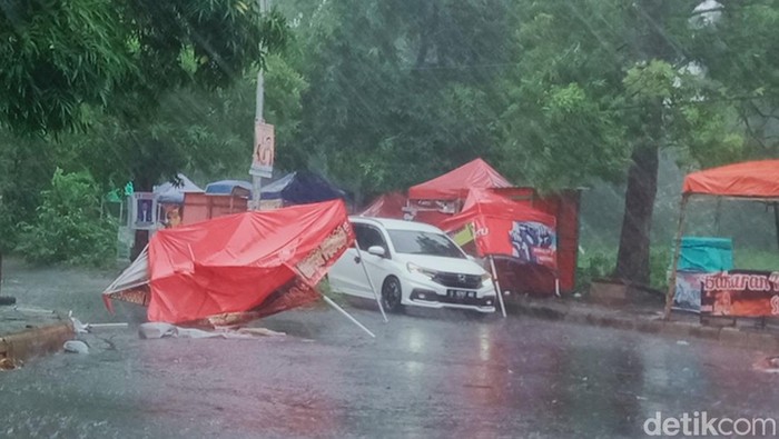 Dampak angin kencang di Delanggu, Klaten, Rabu (3/1/2024).