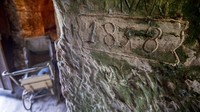 Awalnya rumah sekaligus gua ini dibangun oleh para pekerja di peternakan domba dari tahun 1858 hingga 1910.