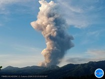 Kemlu Koordinasi Kedubes soal 2 WN Singapura Meninggal di Gunung Dukono