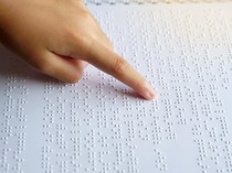 Tiongkok Revolusi Produksi Buku Braille untuk Tunanetra