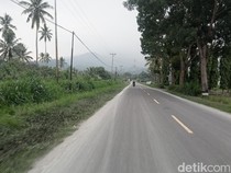 Pengungsi Erupsi Gunung Lewotobi Khawatirkan Ternak yang Ditinggal