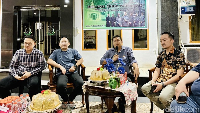 Kajari Wajo Andi Usama Harun saat memaparkan proyeksi 2024.