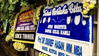 Diketahui, Rizal Ramli meninggal dunia pada Selasa (2/1/2024) sekitar pukul 19.30 WIB. Rizal akan dimakamkan di TPU Jeruk Purut, Jakarta Selatan.