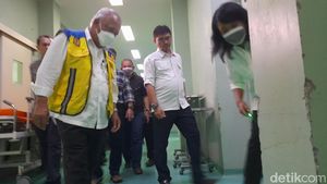 Potret Dinding Retak di RSUD Sumedang yang Terdampak Gempa