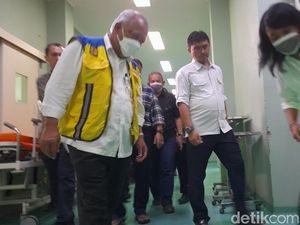 Potret Dinding Retak di RSUD Sumedang yang Terdampak Gempa