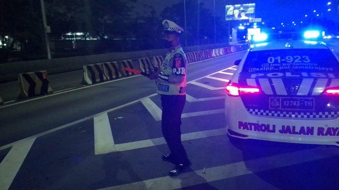 Lampu rotator kini dipasangi kaca film