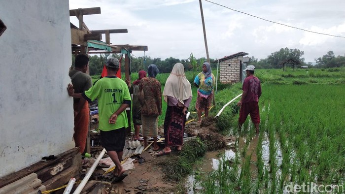 Lokasi ledakan dan korban yang mengalami luka akibat bom ikan.