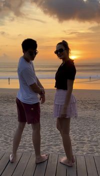 Momen Romantis Luna Maya & Maxime Bouttier, Menikmati Sunset Terakhir
