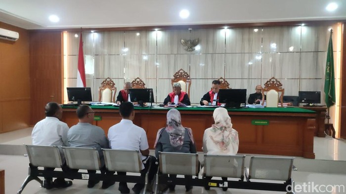 Mantan Bupati Purwakarta Anne Ratna Mustika jadi saksi kasus korupsi BTT COVID-19 di PN Bandung